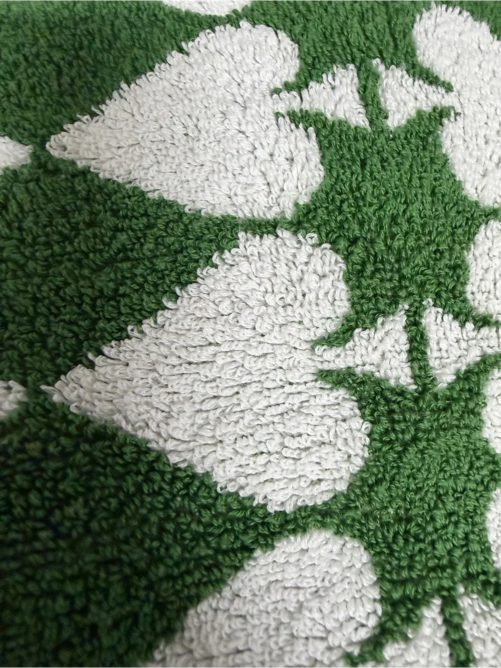 Anthropologie Green and White Heart Pattern Towel with Pink Trim bath towel set